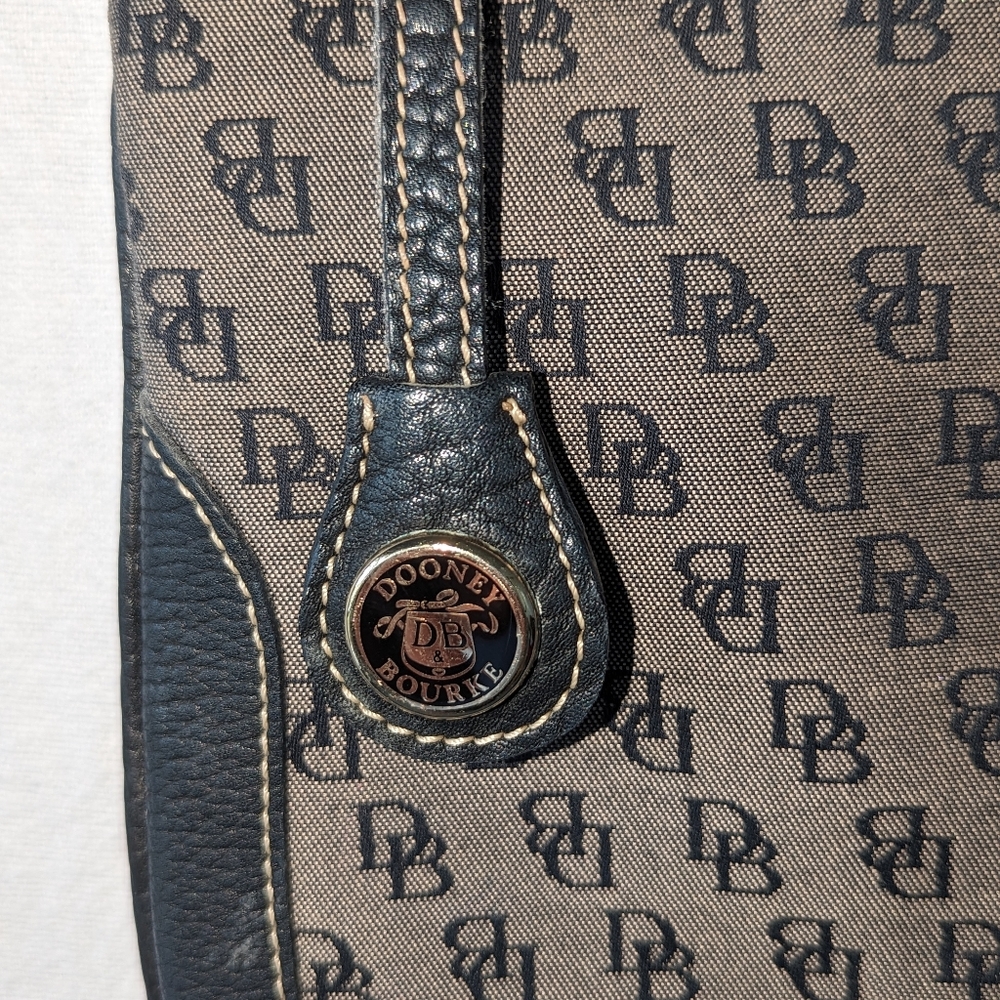 Dooney and Bourke PURSE VINTAGE Black Leather Gray Canvas Crossbody/Wristlet Bag - Picture 6 of 10